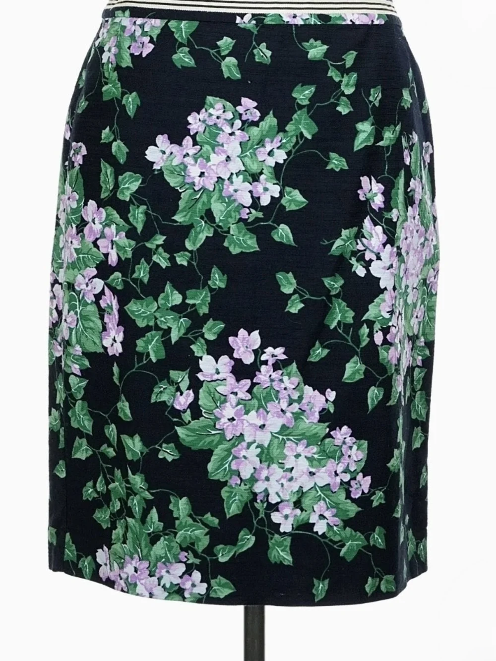 🌸Summery Floral Navy Pencil Skirt - Picture 3 of 6